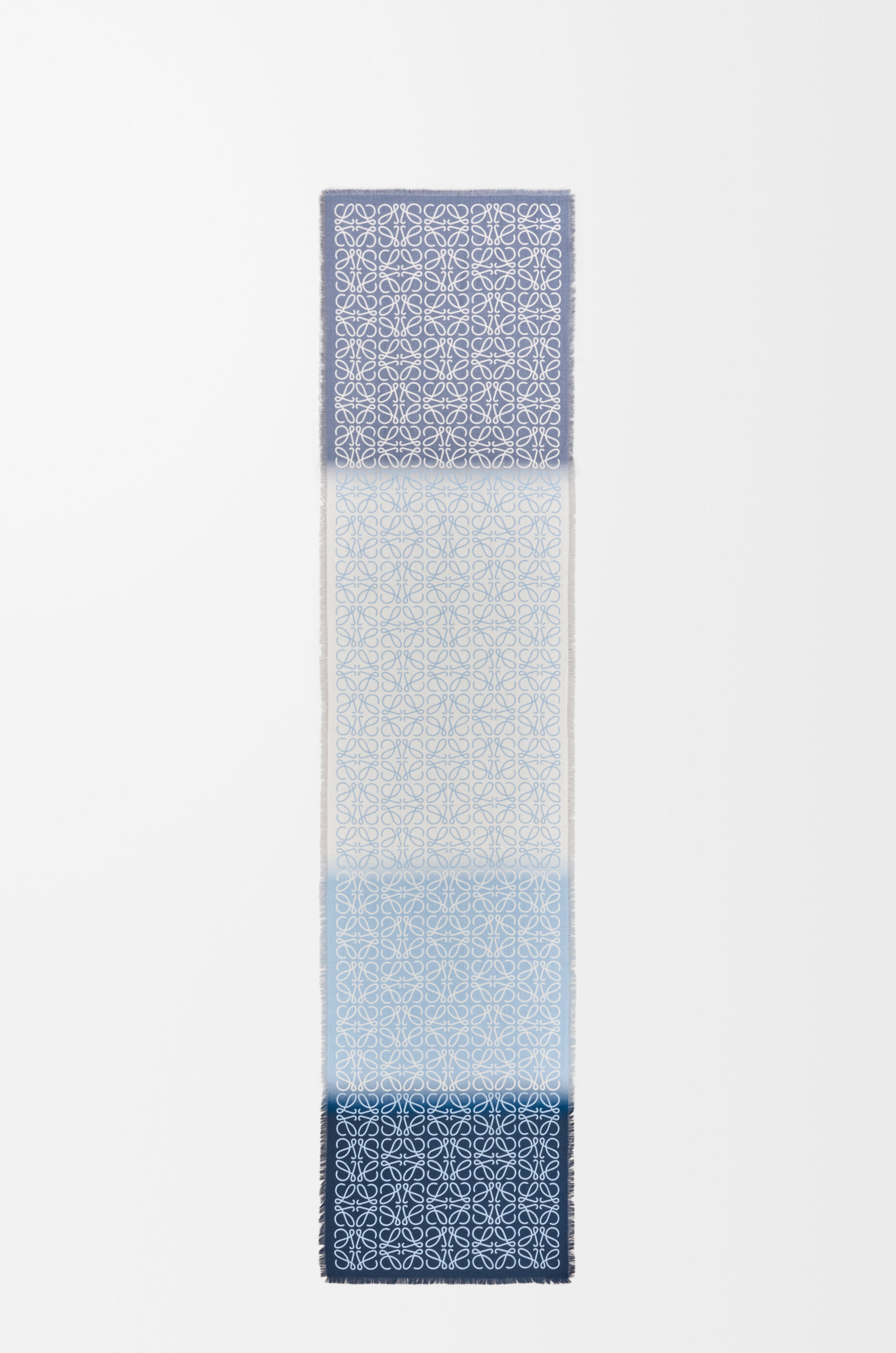 scarf in wool, silk and cashmere blend