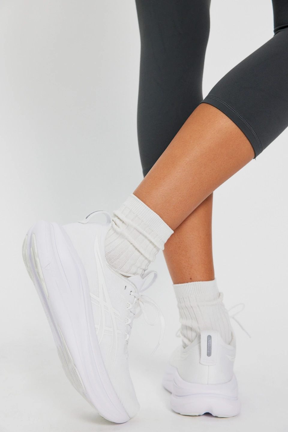 asics gel-nimbus 28 white (women's)